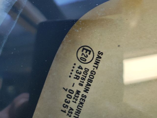 bontott SUZUKI SX4 Bal C Oszlop Oldalablak Üveg