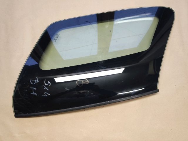 bontott SUZUKI SX4 Bal C Oszlop Oldalablak Üveg