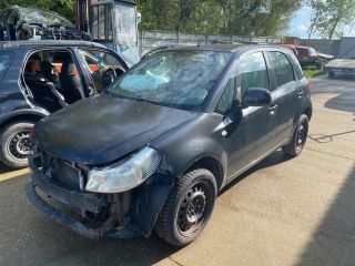 bontott SUZUKI SX4 Bal C Oszlop