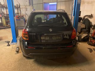 bontott SUZUKI SX4 Bal C Oszlop