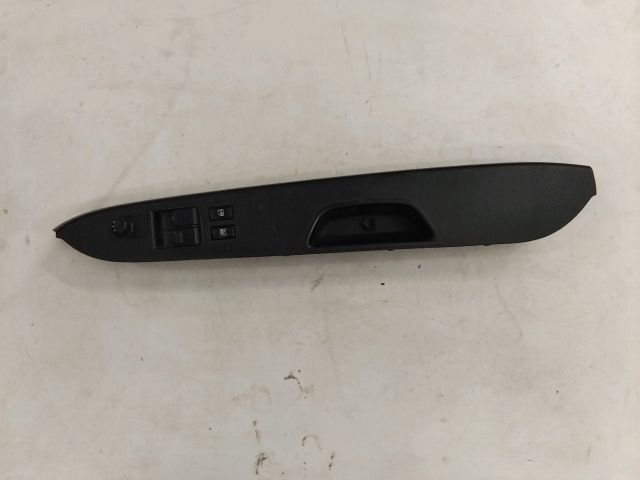 bontott SUZUKI SX4 Bal első Ablakemelő Kapcsoló