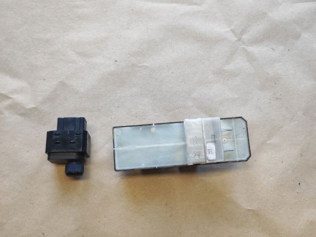 bontott SUZUKI SX4 Bal első Ablakemelő Kapcsoló