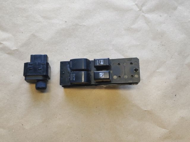 bontott SUZUKI SX4 Bal első Ablakemelő Kapcsoló