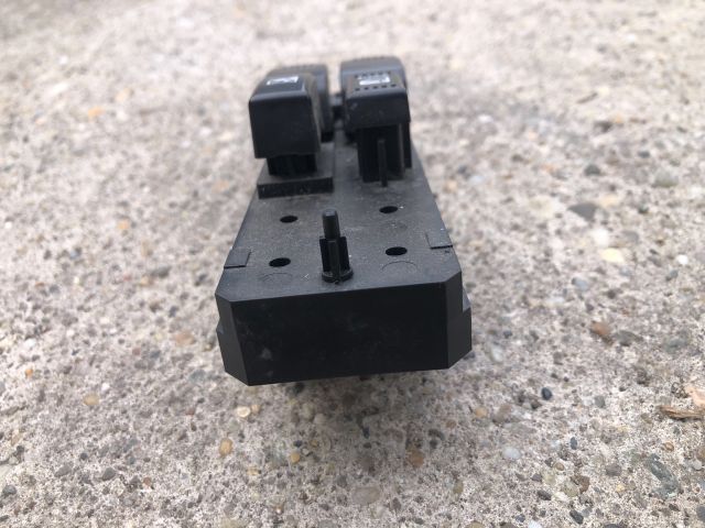 bontott SUZUKI SX4 Bal első Ablakemelő Kapcsoló