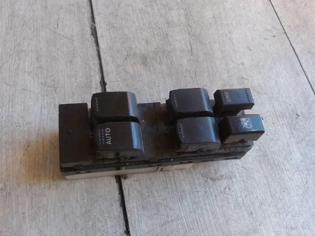 bontott SUZUKI SX4 Bal első Ablakemelő Kapcsoló