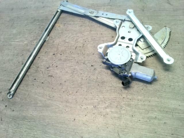 bontott SUZUKI SX4 Bal első Ablakemelő Szerkezet (Elektromos)