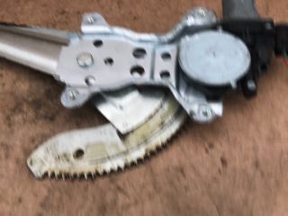 bontott SUZUKI SX4 Bal első Ablakemelő Szerkezet (Elektromos)