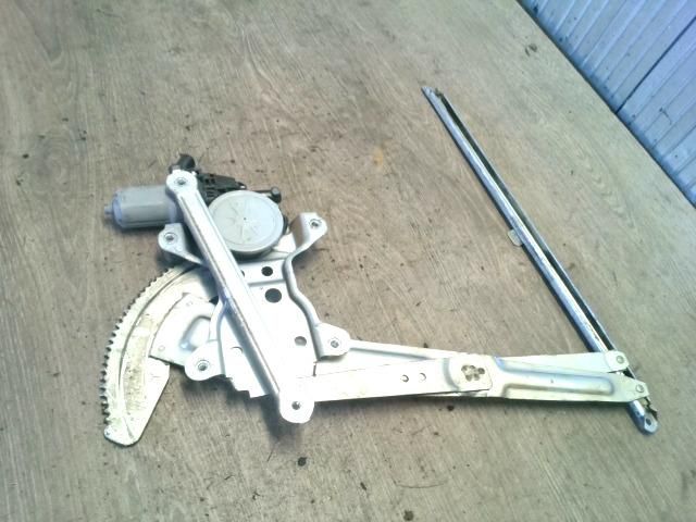 bontott SUZUKI SX4 Bal első Ablakemelő Szerkezet (Elektromos)
