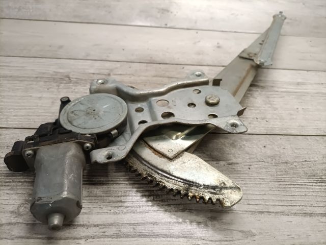 bontott SUZUKI SX4 Bal első Ablakemelő Szerkezet (Elektromos)