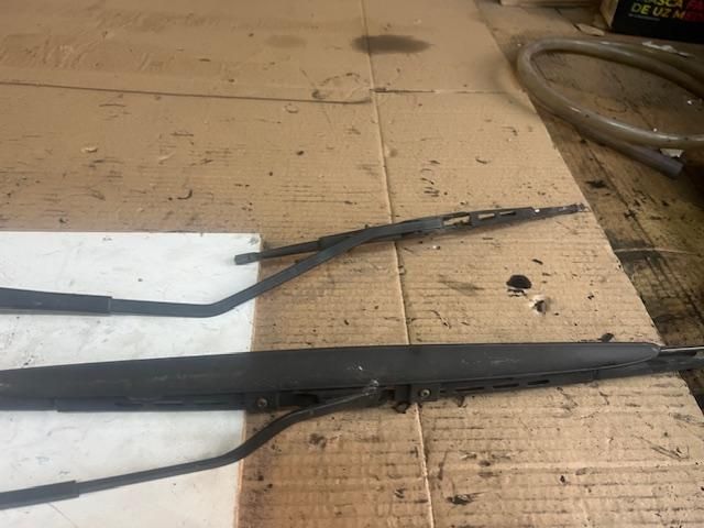 bontott SUZUKI SX4 Bal első Ablaktörlő Kar