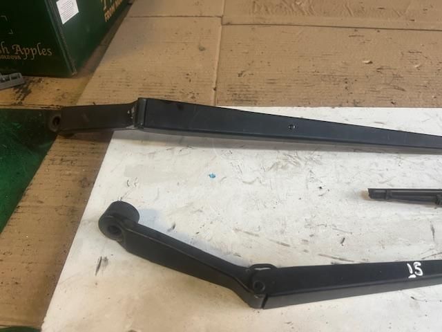 bontott SUZUKI SX4 Bal első Ablaktörlő Kar