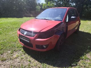 bontott SUZUKI SX4 Bal első Ajtó Díszléc