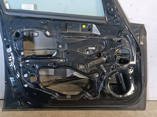 bontott SUZUKI SX4 Bal első Ajtó (Üres lemez)