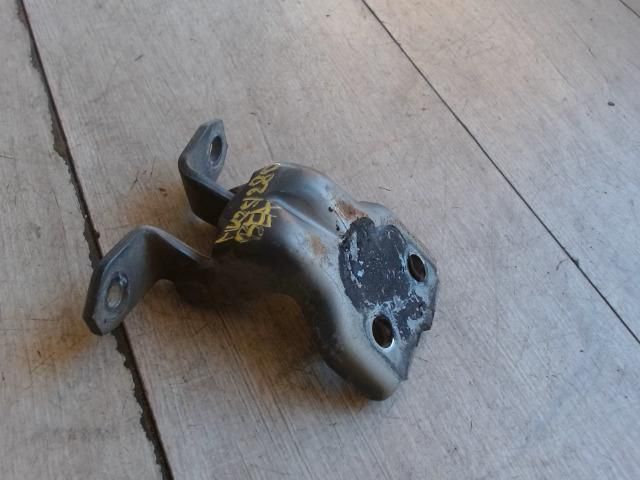 bontott SUZUKI SX4 Bal első Alsó Zsanér