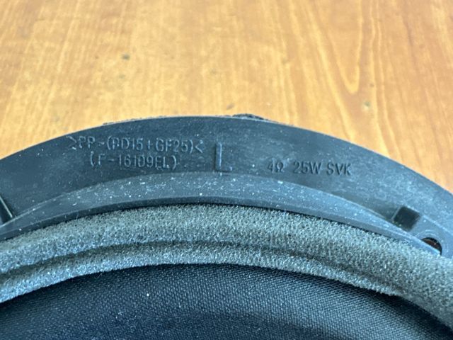 bontott SUZUKI SX4 Bal első Hangszóró