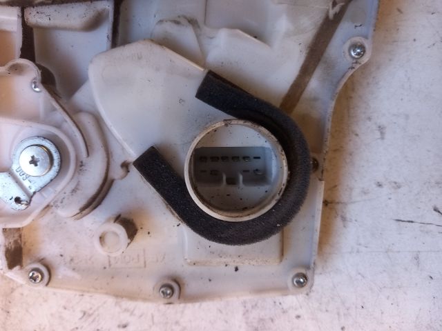 bontott SUZUKI SX4 Bal első Központizár Motor