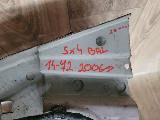 bontott SUZUKI SX4 Bal első Negyed Karosszéria Csomag