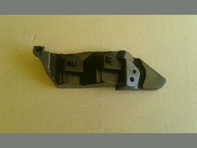 bontott SUZUKI SX4 Bal első Oldal Lökhárító Tartó (Műanyag)