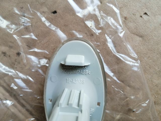 bontott SUZUKI SX4 Bal első Sárvédő Irányjelző