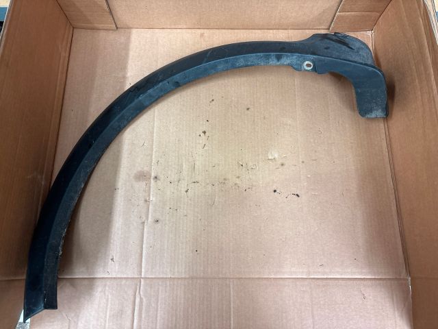 bontott SUZUKI SX4 Bal első Sárvédő Szélesítő