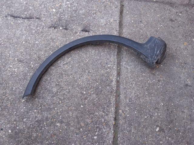 bontott SUZUKI SX4 Bal első Sárvédő Szélesítő