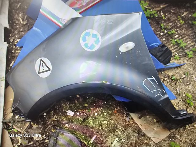 bontott SUZUKI SX4 Bal első Sárvédő