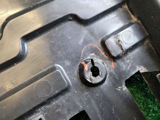 bontott SUZUKI SX4 Bal Fenéklemez