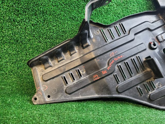 bontott SUZUKI SX4 Bal Fenéklemez