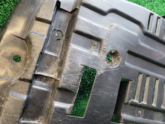 bontott SUZUKI SX4 Bal Fenéklemez