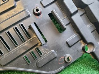 bontott SUZUKI SX4 Bal Fenéklemez