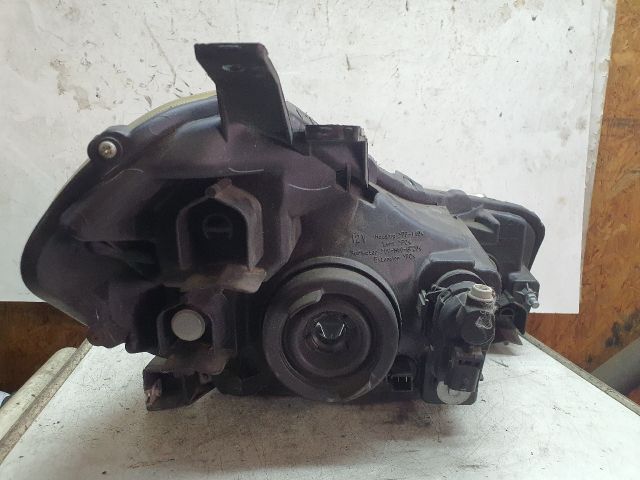 bontott SUZUKI SX4 Bal Fényszóró