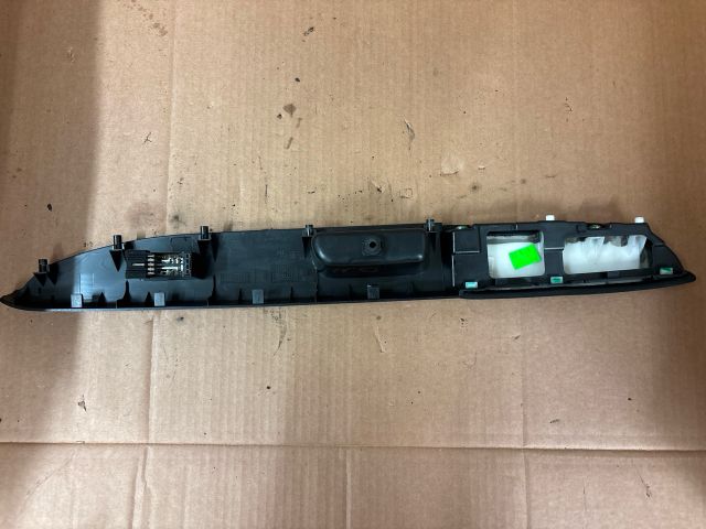 bontott SUZUKI SX4 Bal hátsó Ablakemelő Kapcsoló