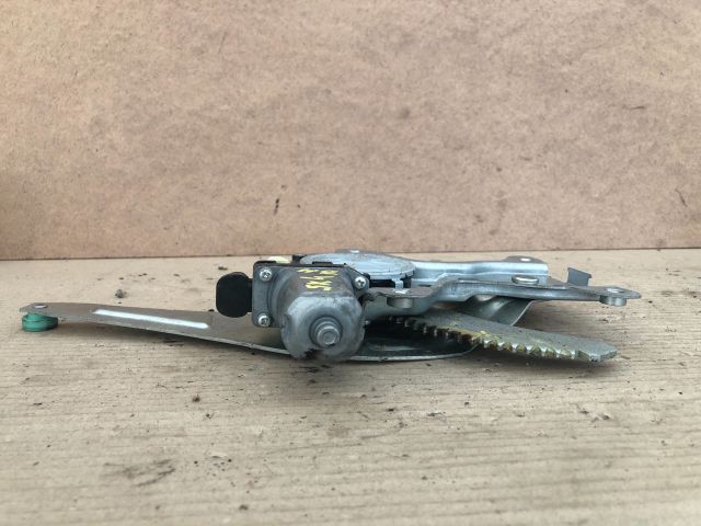 bontott SUZUKI SX4 Bal hátsó Ablakemelő Szerkezet (Elektromos)