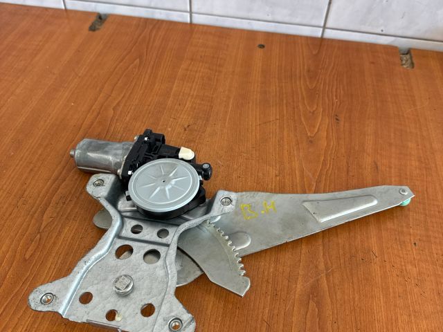 bontott SUZUKI SX4 Bal hátsó Ablakemelő Szerkezet (Elektromos)