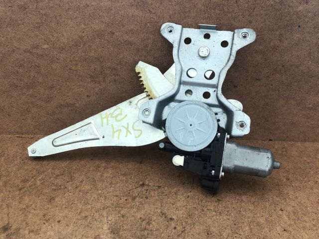 bontott SUZUKI SX4 Bal hátsó Ablakemelő Szerkezet (Elektromos)