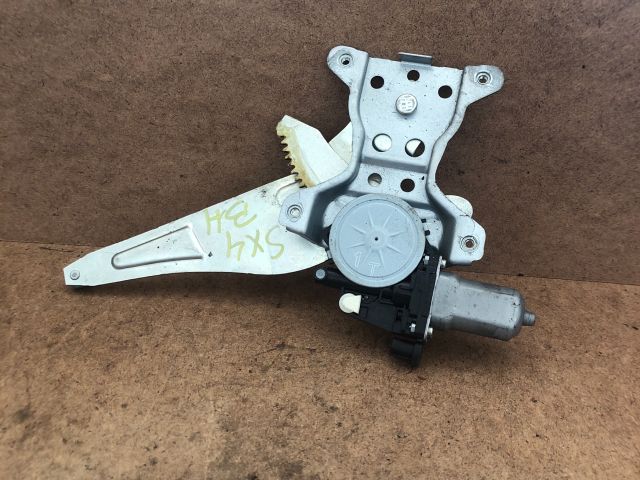 bontott SUZUKI SX4 Bal hátsó Ablakemelő Szerkezet (Elektromos)