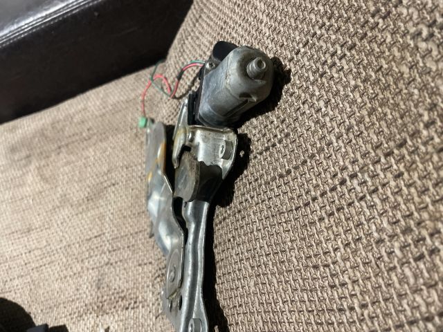 bontott SUZUKI SX4 Bal hátsó Ablakemelő Szerkezet (Elektromos)