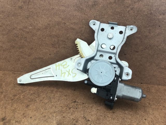 bontott SUZUKI SX4 Bal hátsó Ablakemelő Szerkezet (Elektromos)