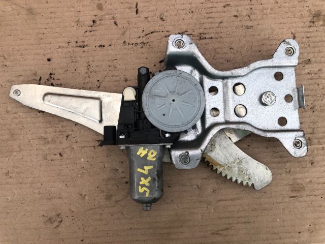 bontott SUZUKI SX4 Bal hátsó Ablakemelő Szerkezet (Elektromos)