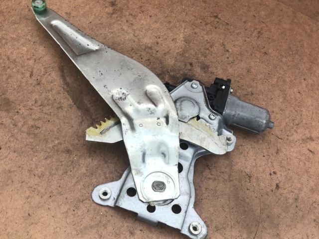 bontott SUZUKI SX4 Bal hátsó Ablakemelő Szerkezet (Elektromos)