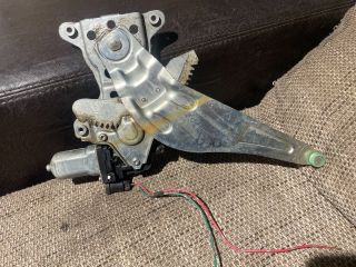 bontott SUZUKI SX4 Bal hátsó Ablakemelő Szerkezet (Elektromos)