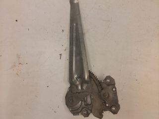 bontott SUZUKI SX4 Bal hátsó Ablakemelő Szerkezet (Mechanikus)