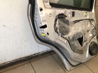 bontott SUZUKI SX4 Bal hátsó Ajtó (Üres lemez)