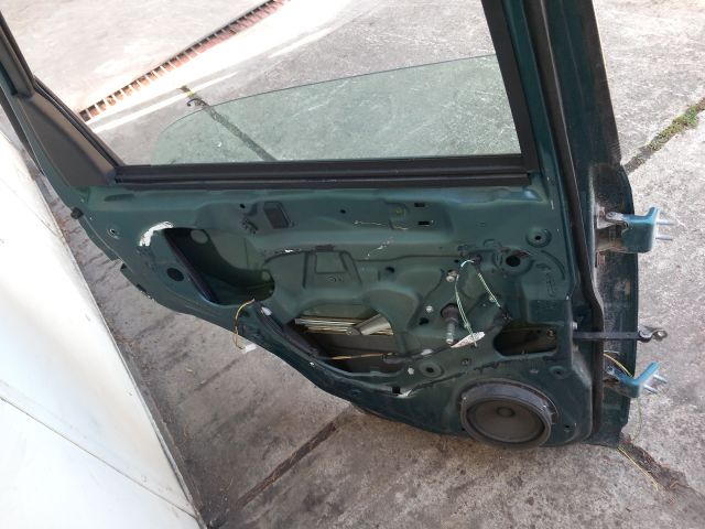 bontott SUZUKI SX4 Bal hátsó Ajtó (Üres lemez)