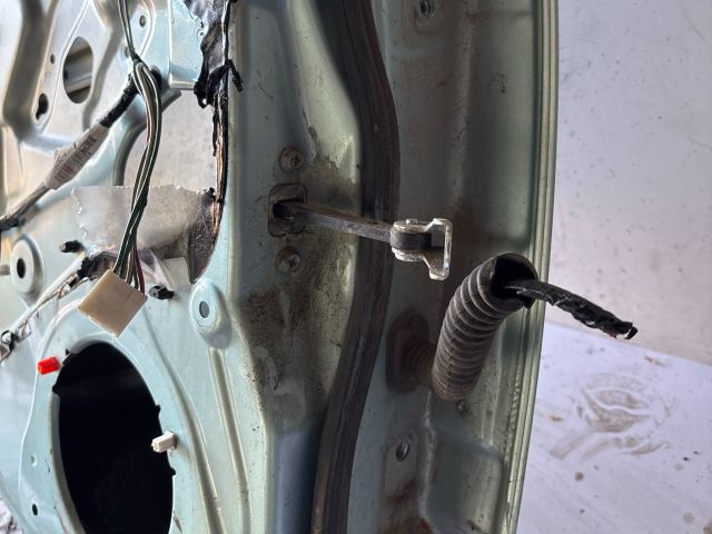 bontott SUZUKI SX4 Bal hátsó Ajtó (Üres lemez)