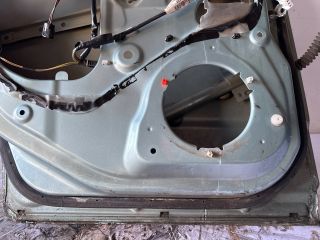 bontott SUZUKI SX4 Bal hátsó Ajtó (Üres lemez)