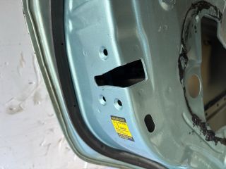 bontott SUZUKI SX4 Bal hátsó Ajtó (Üres lemez)