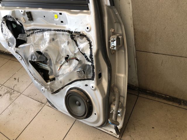 bontott SUZUKI SX4 Bal hátsó Ajtó (Üres lemez)