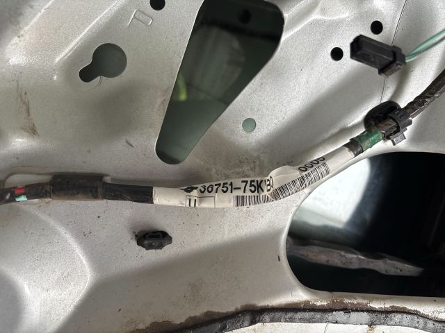 bontott SUZUKI SX4 Bal hátsó Ajtó (Üres lemez)