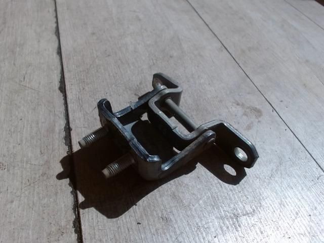 bontott SUZUKI SX4 Bal hátsó Felső Zsanér